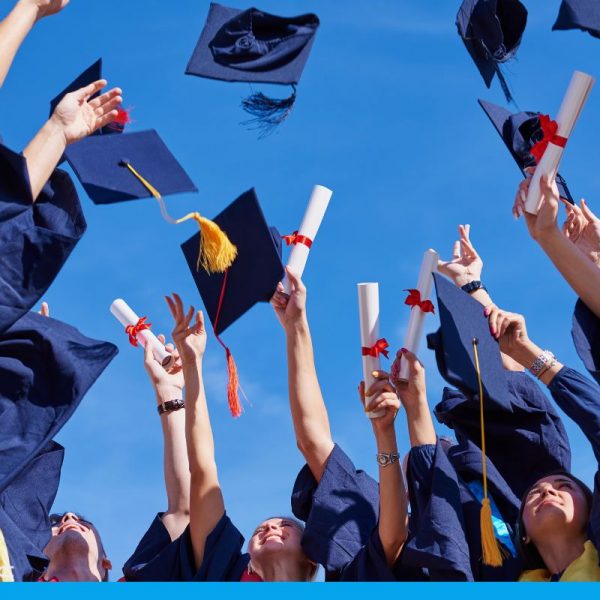 Cómo incluir certificaciones oficiales en titulaciones universitarias para elevar el valor de la oferta académica con acreditaciones reconocidas globalmente.